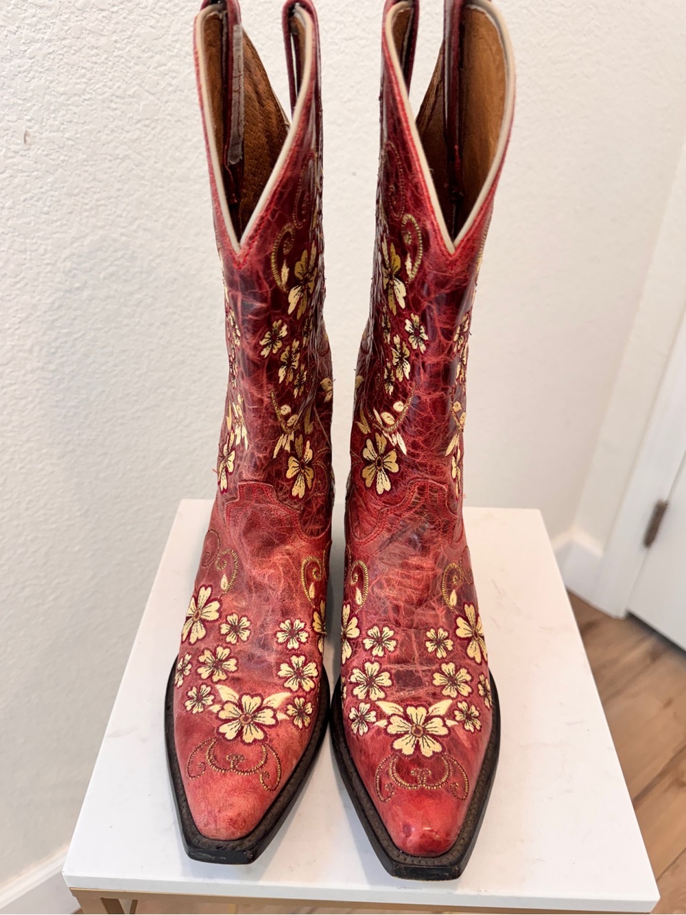 Shyanne Floral Embroidered Red Women's Western Boots - Picture 2 of 10